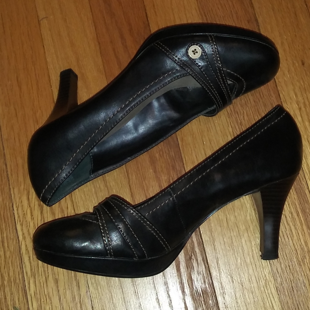 Mudd Dark Brown Leather Rounded Toe Heels - Picture 4 of 6